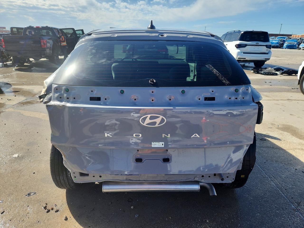 2025 HYUNDAI KONA SE photo 11