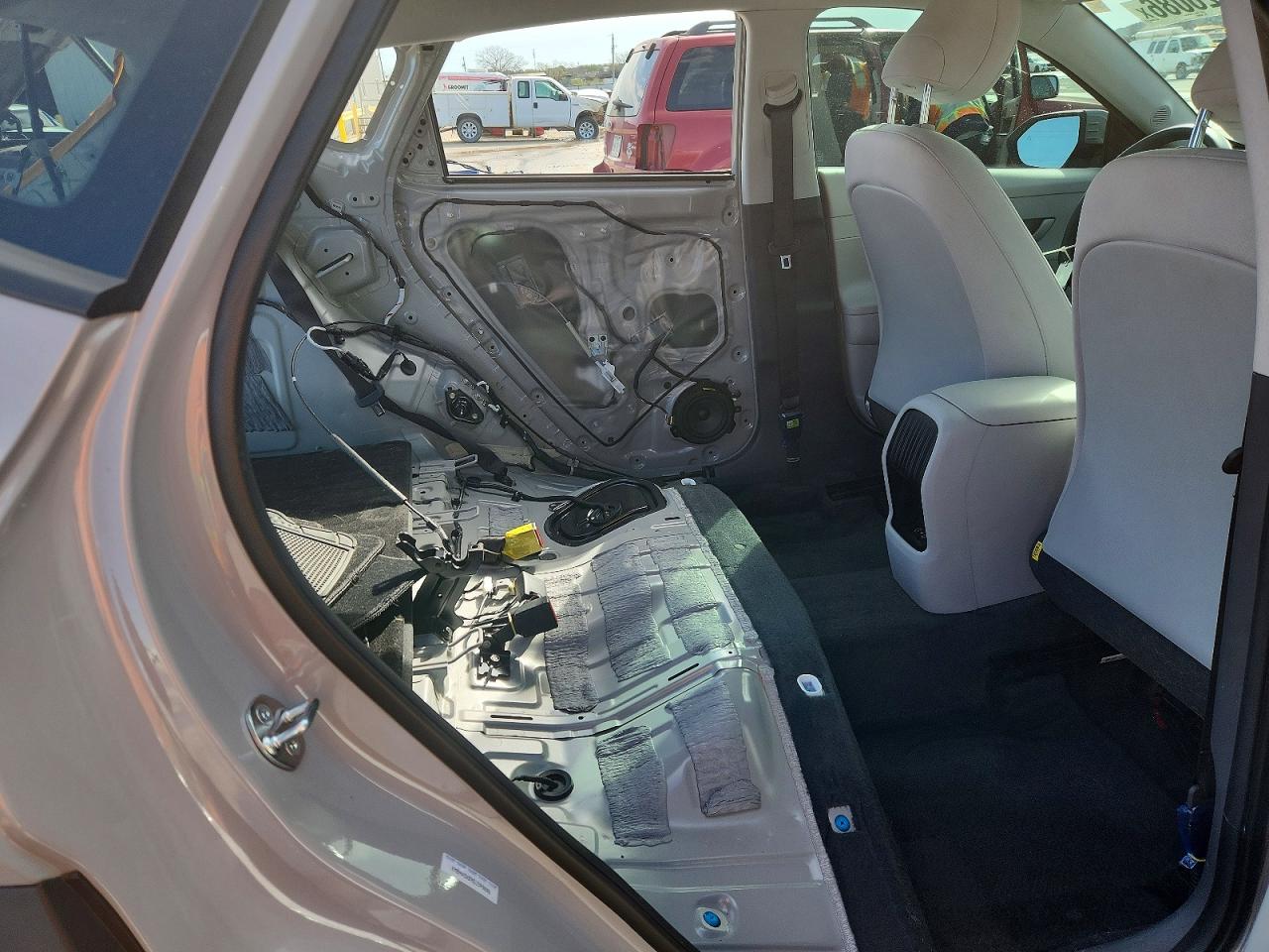 2025 HYUNDAI KONA SE photo 21