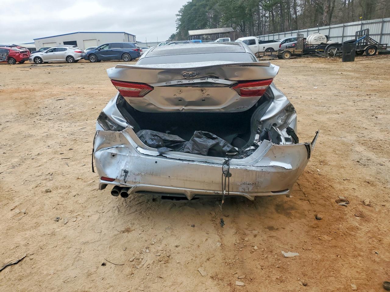 2018 TOYOTA CAMRY XSE photo 11