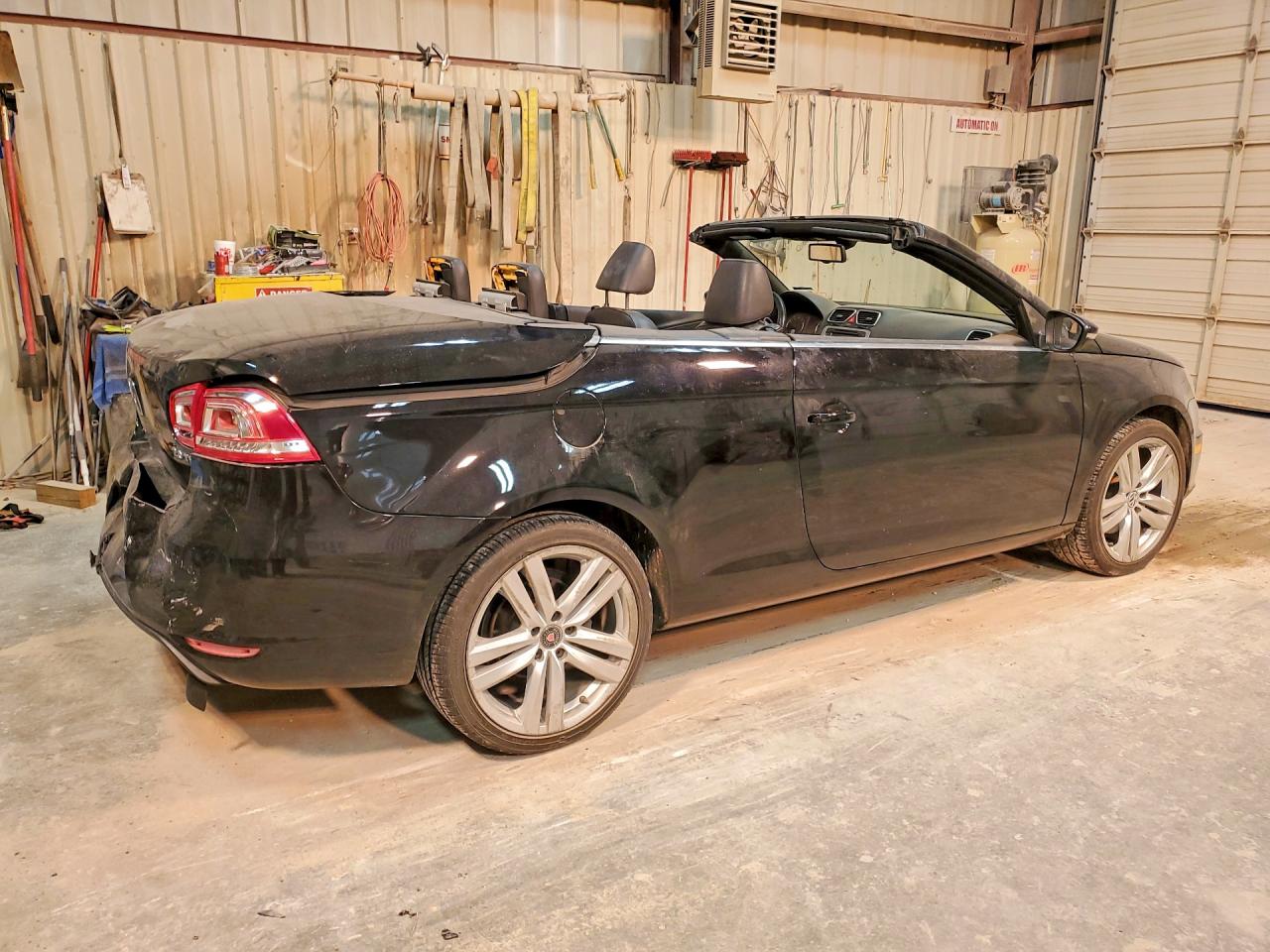 2015 VOLKSWAGEN EOS LUX photo 3