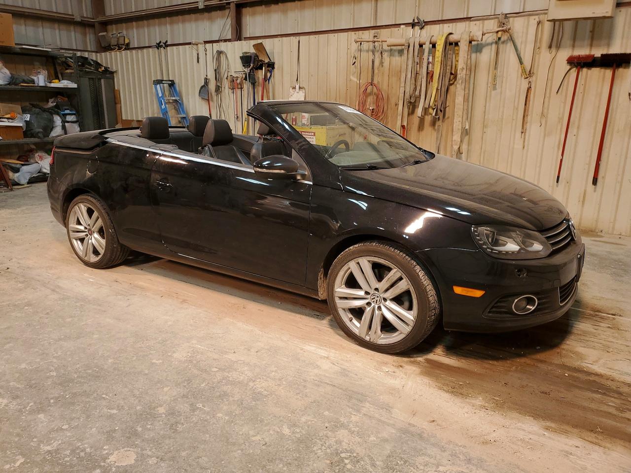 2015 VOLKSWAGEN EOS LUX photo 4