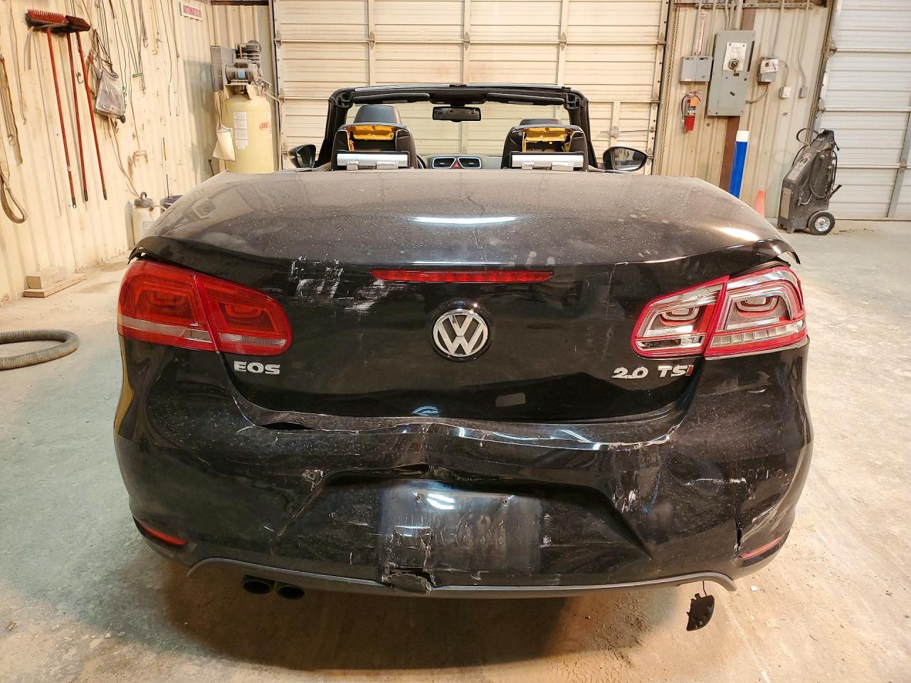 2015 VOLKSWAGEN EOS LUX photo 6