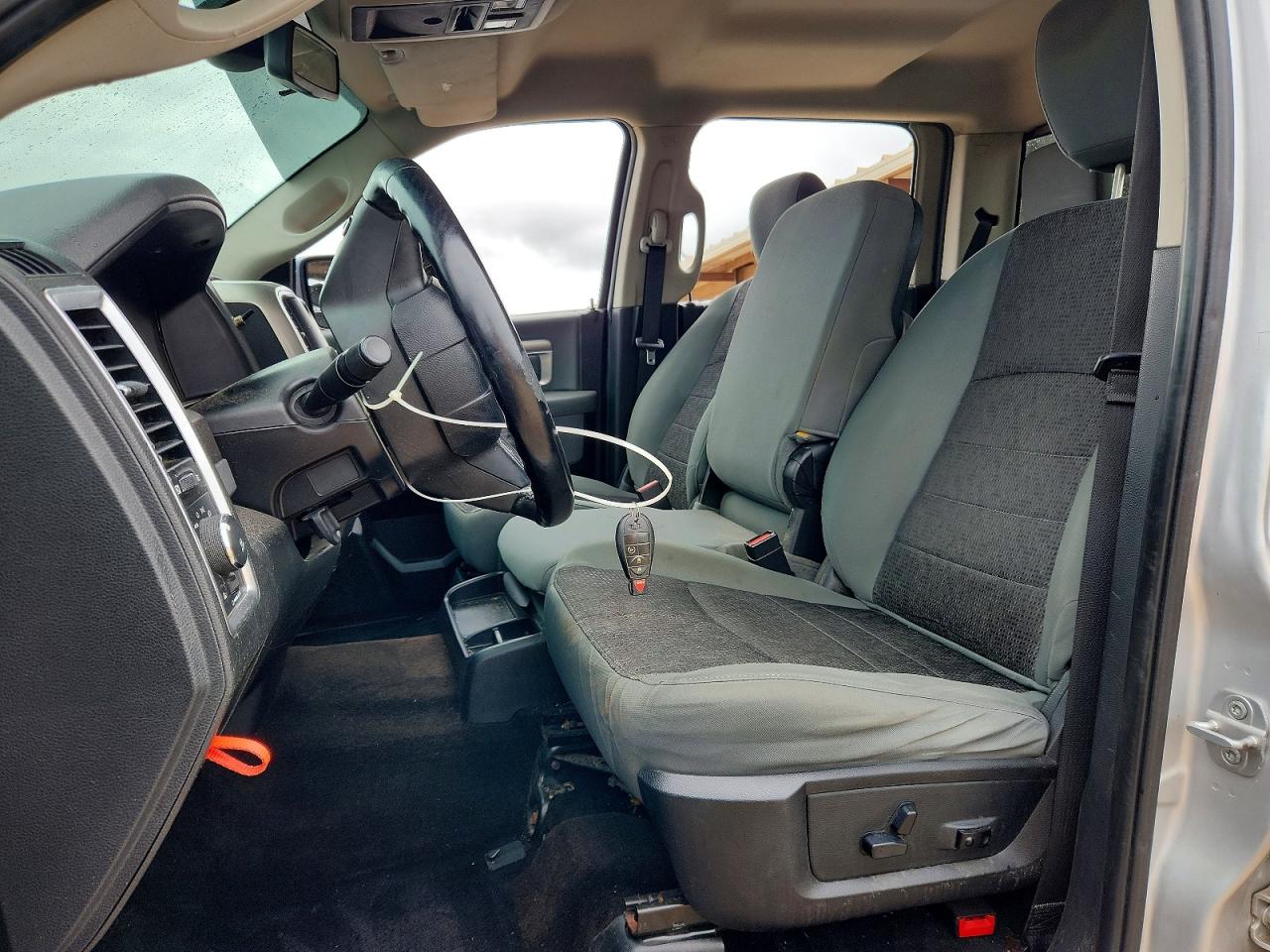 2014 RAM 1500 SLT photo 7
