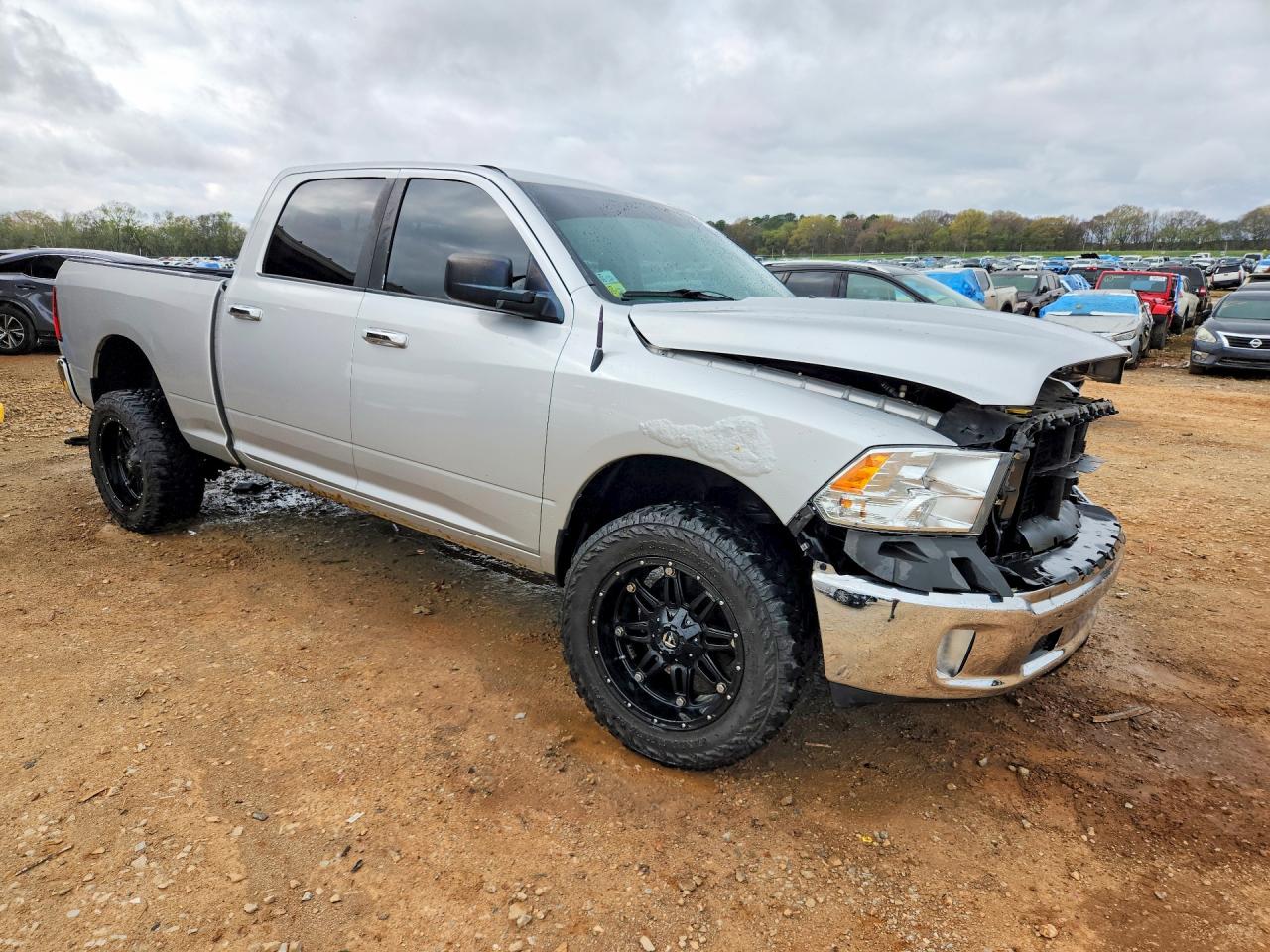 2014 RAM 1500 SLT photo 4