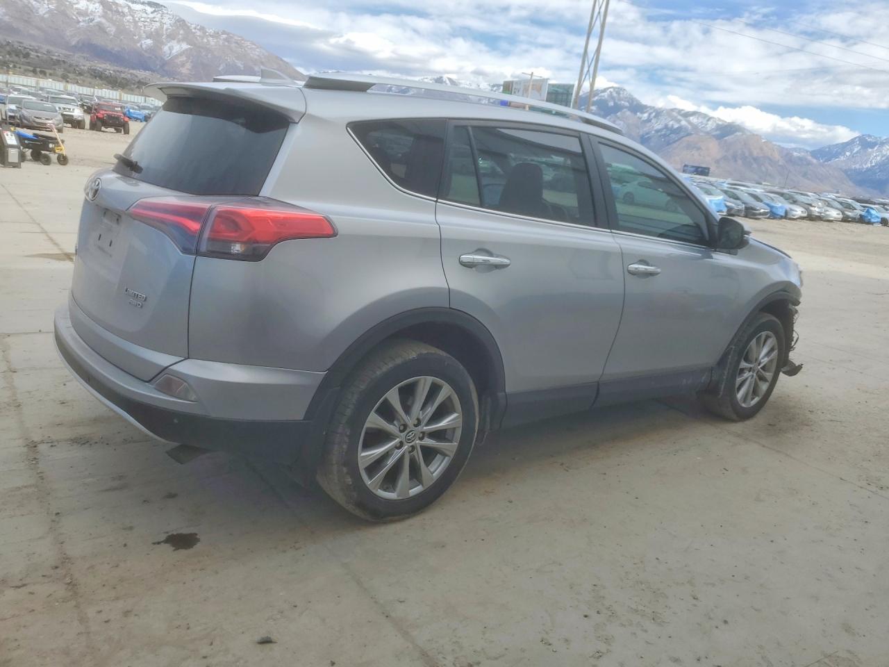 2016 TOYOTA RAV4 photo 3