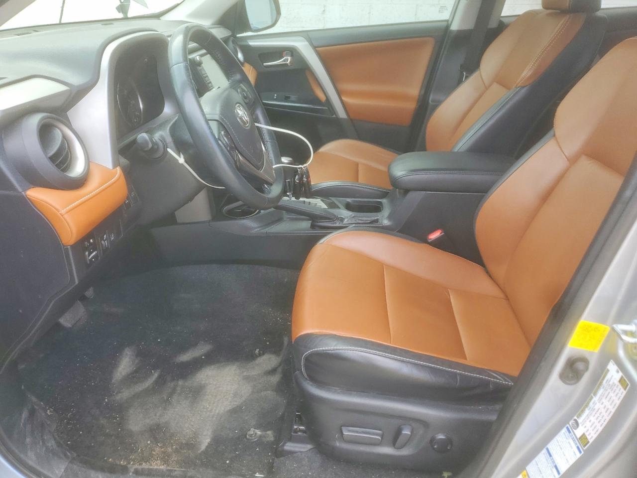 2016 TOYOTA RAV4 photo 7