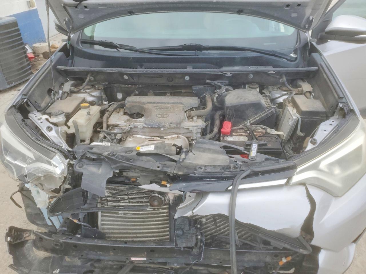 2016 TOYOTA RAV4 photo 11