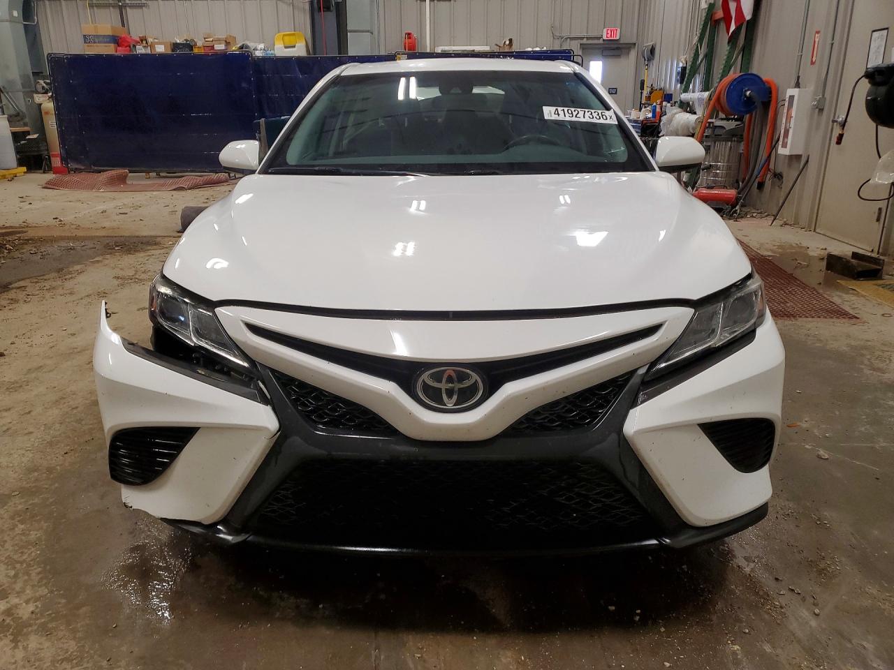 2018 TOYOTA CAMRY SE photo 13
