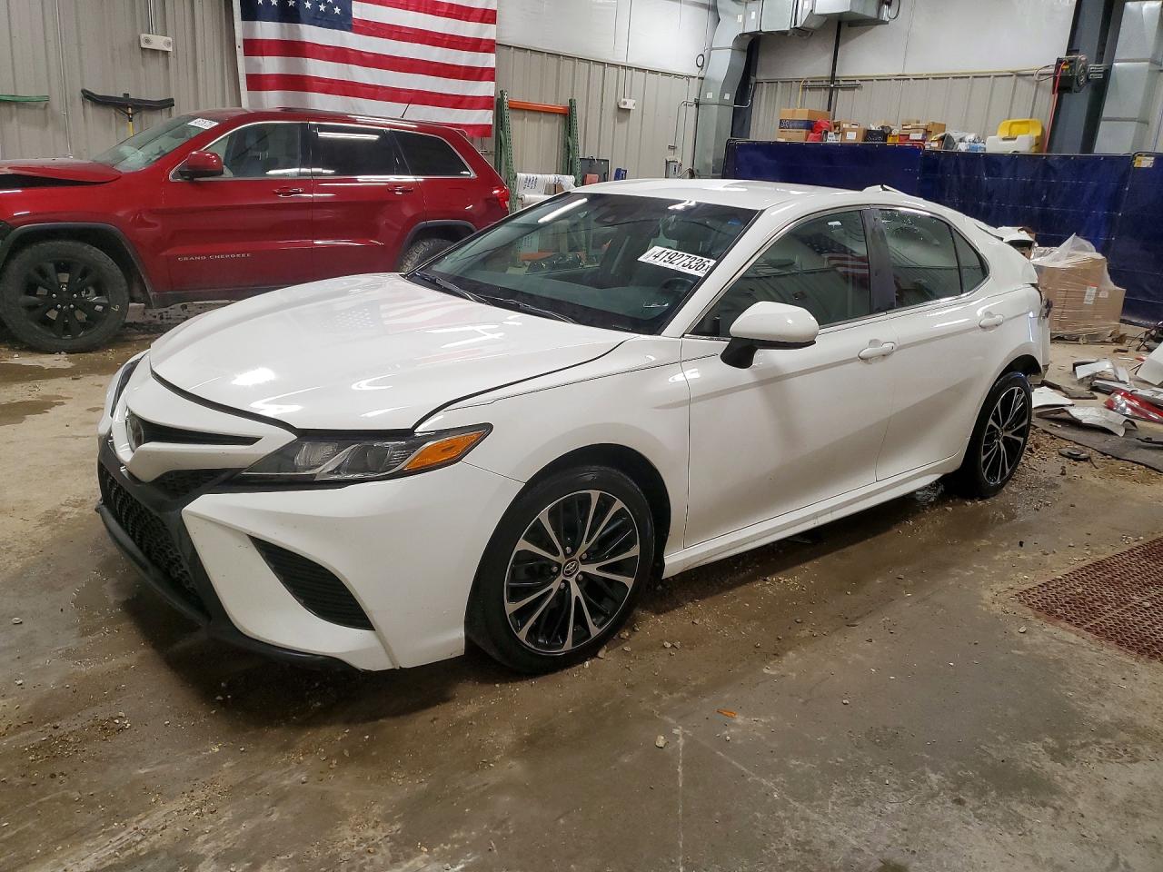 2018 TOYOTA CAMRY