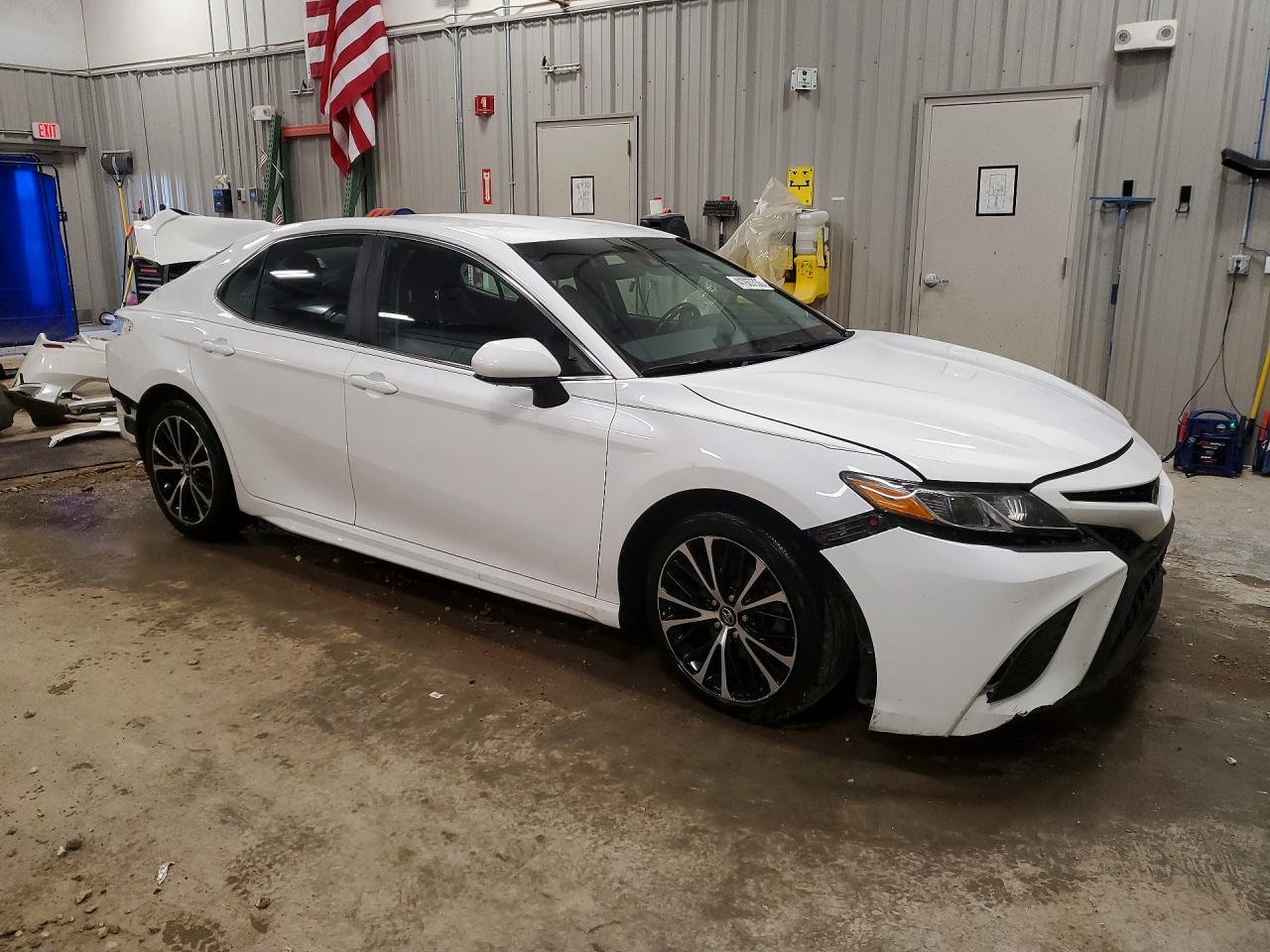 2018 TOYOTA CAMRY SE photo 10
