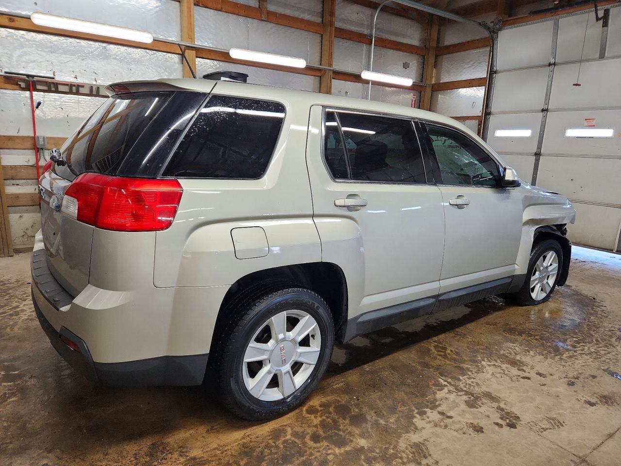 2013 GMC TERRAIN SLE photo 3