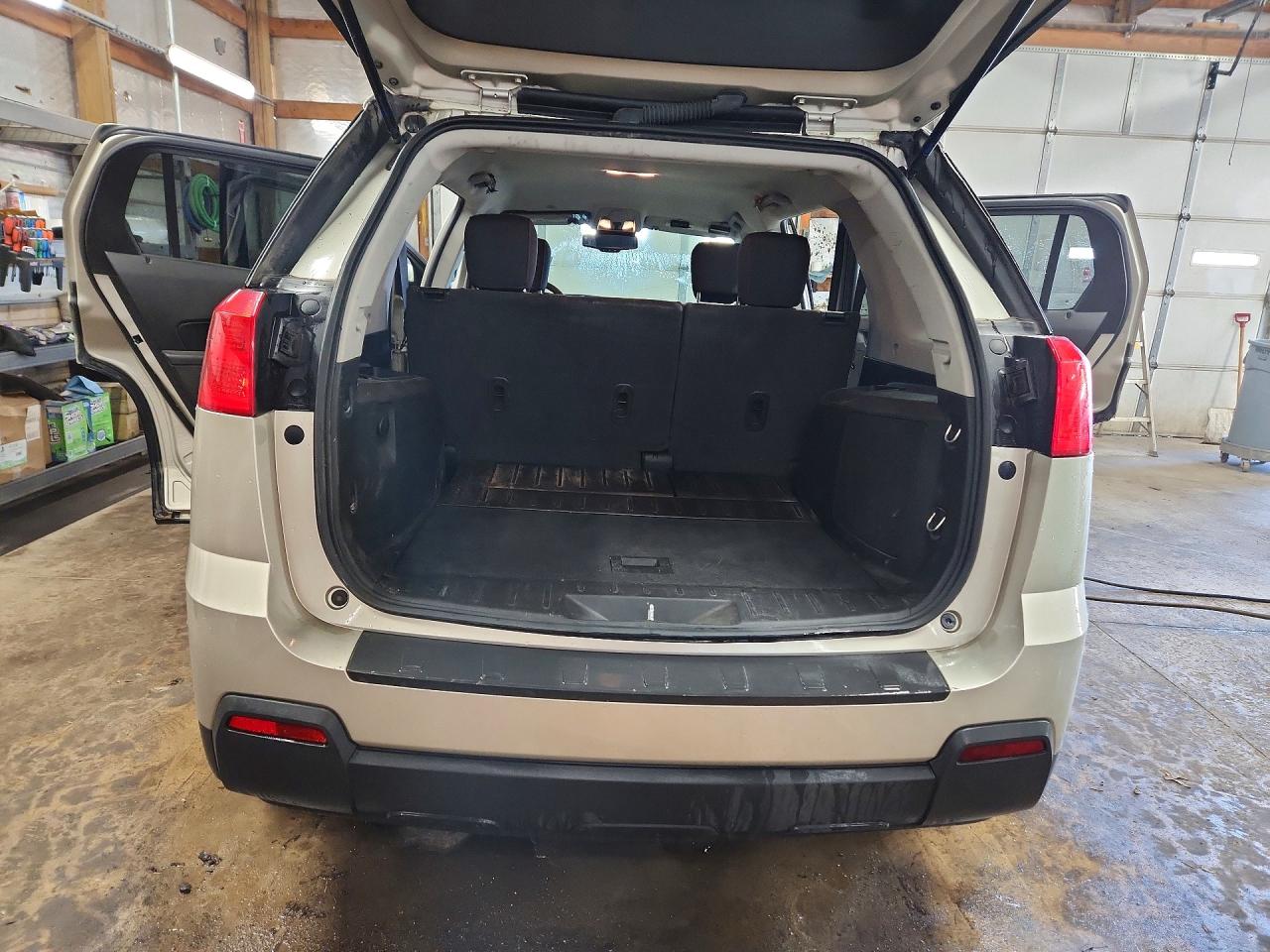 2013 GMC TERRAIN SLE photo 6