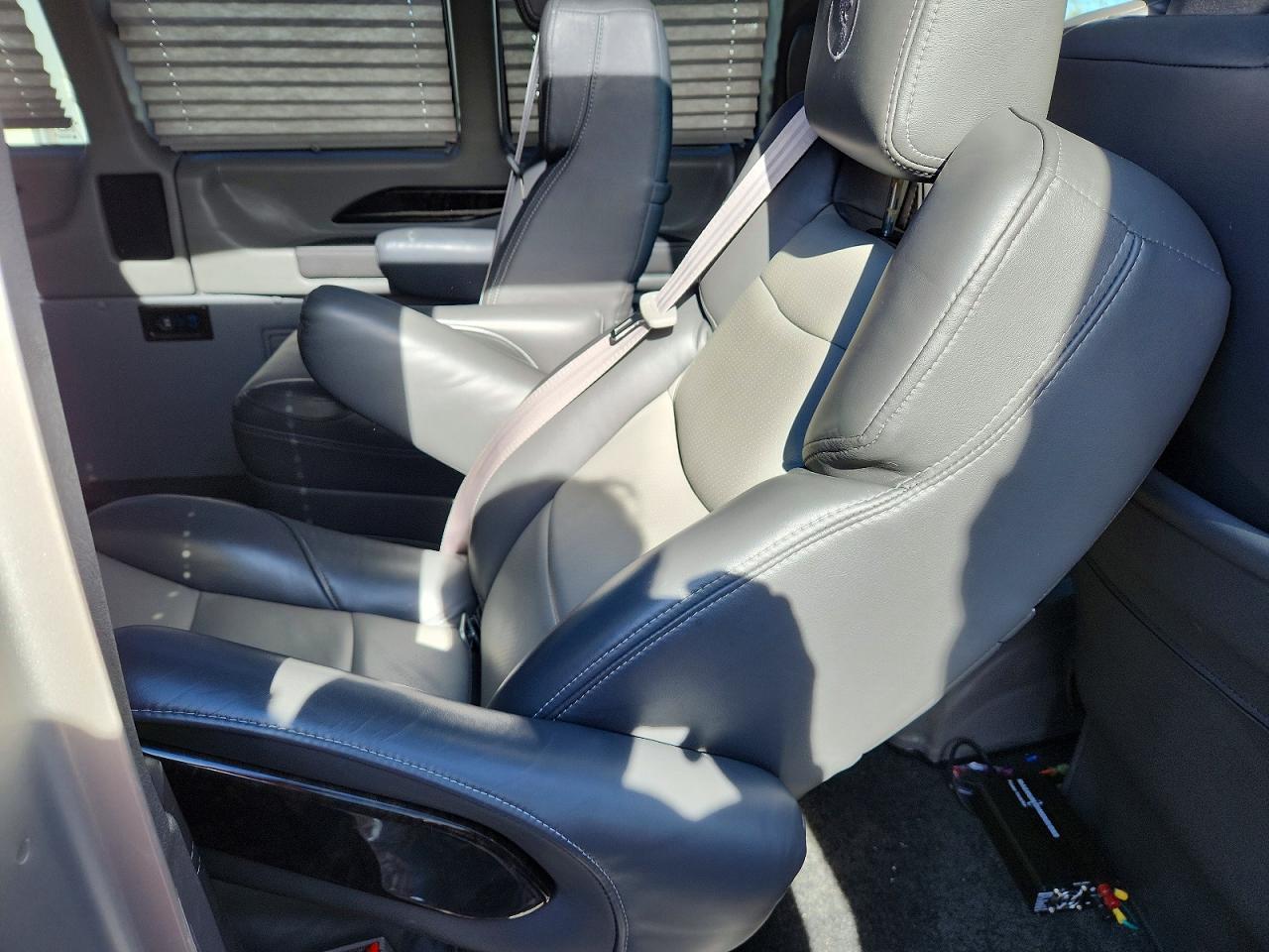 2020 GMC SAVANA G2500 photo 19