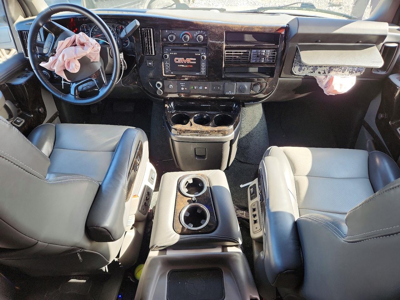 2020 GMC SAVANA G2500 photo 15