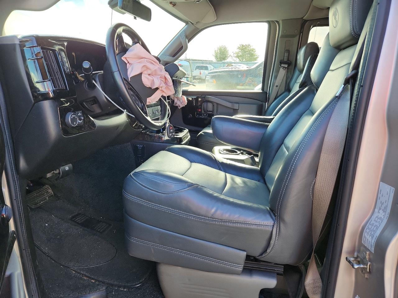 2020 GMC SAVANA G2500 photo 13