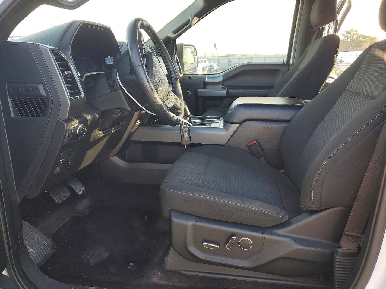 2017 FORD F150 SUPERCREW photo 13
