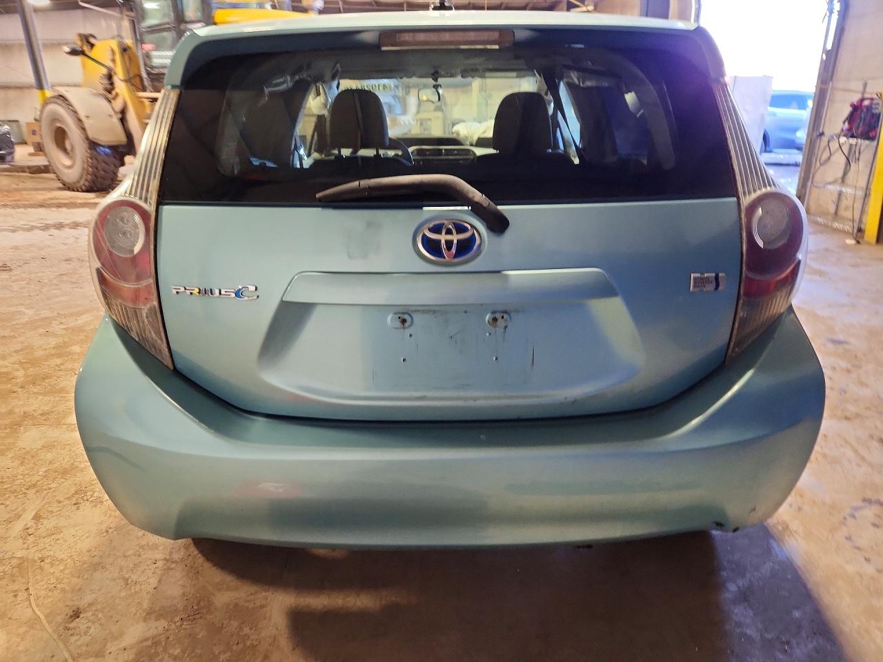 2012 TOYOTA PRIUS C THREE photo 11