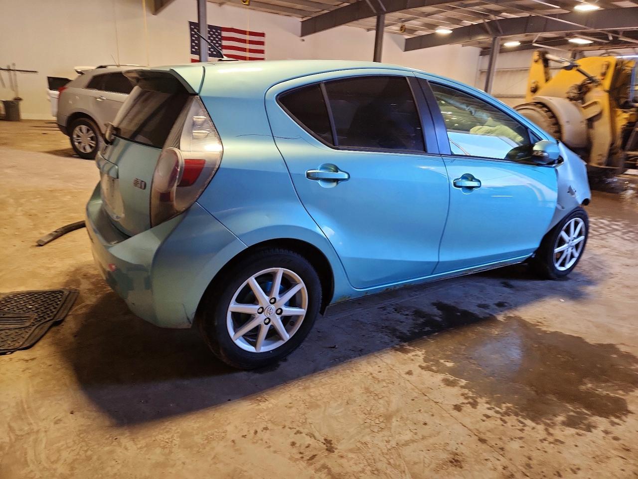 2012 TOYOTA PRIUS C THREE photo 5