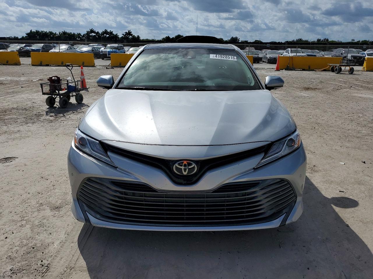 2018 TOYOTA CAMRY XLE V6 photo 13