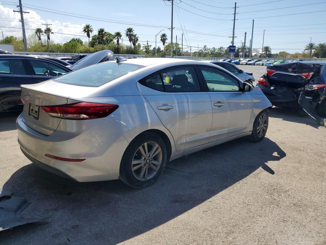 2017 HYUNDAI ELANTRA SE photo 5