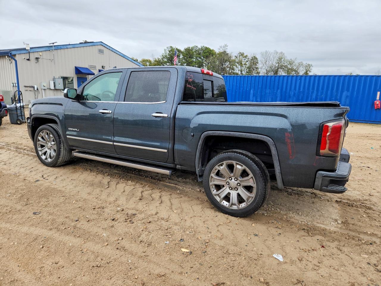 2017 GMC SIERRA K1500 DENALI photo 3