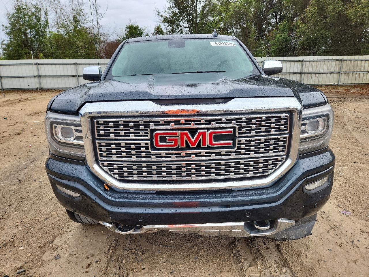 2017 GMC SIERRA K1500 DENALI photo 9