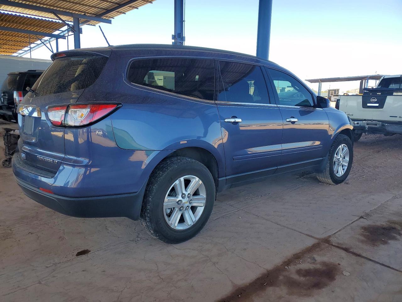 2014 CHEVROLET TRAVERSE LT photo 3