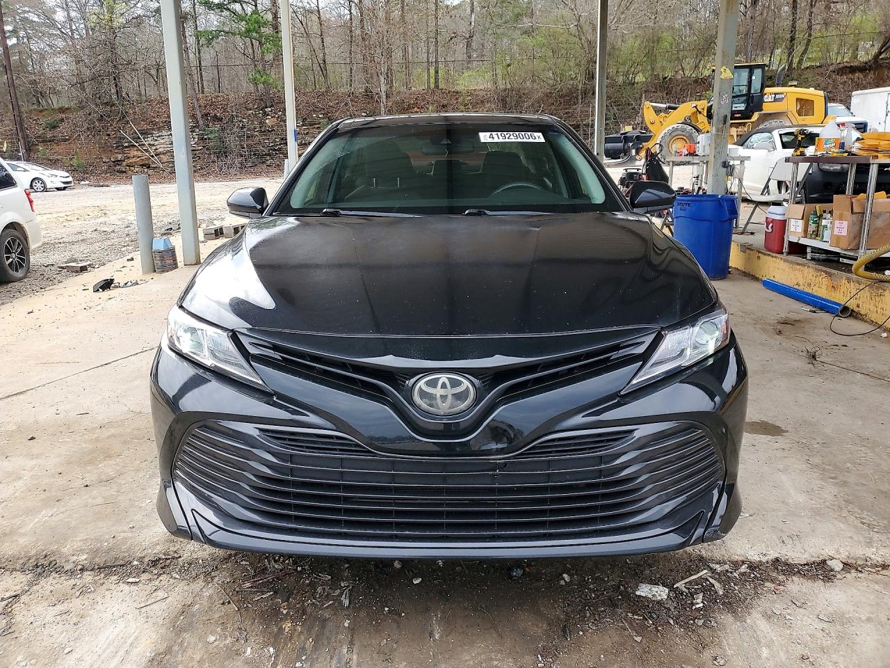 2018 TOYOTA CAMRY LE photo 5