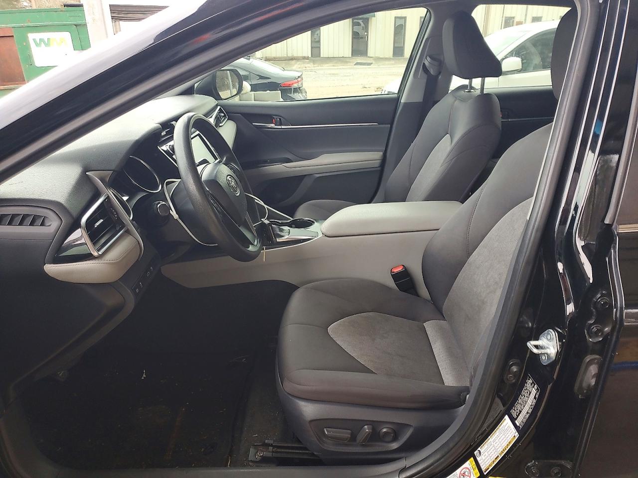 2018 TOYOTA CAMRY LE photo 7