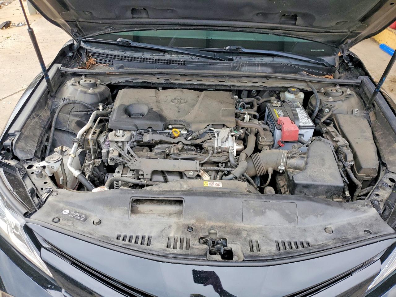 2018 TOYOTA CAMRY LE photo 11