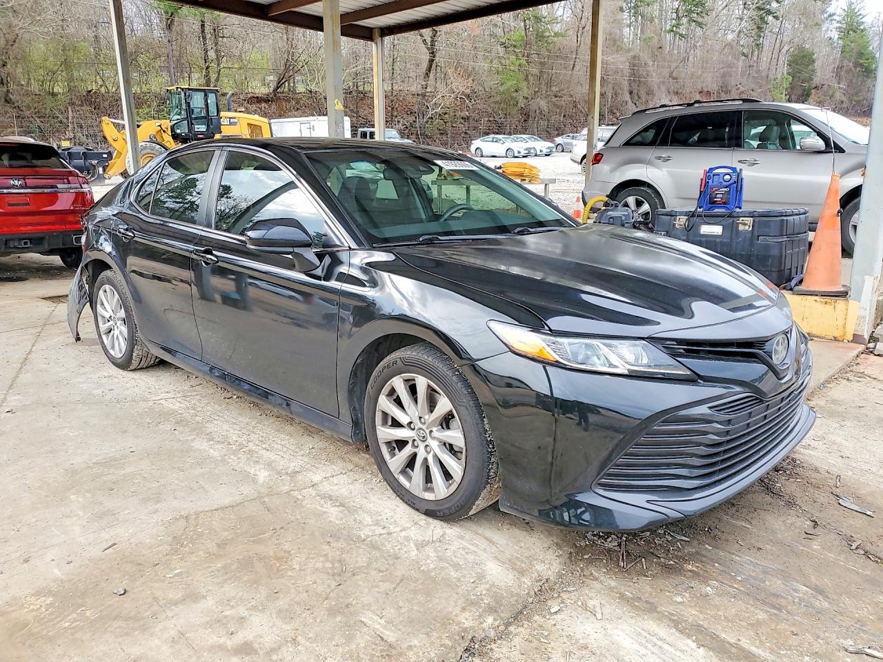 2018 TOYOTA CAMRY LE photo 4