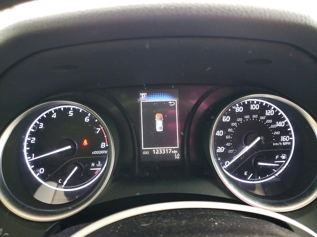2018 TOYOTA CAMRY LE photo 9