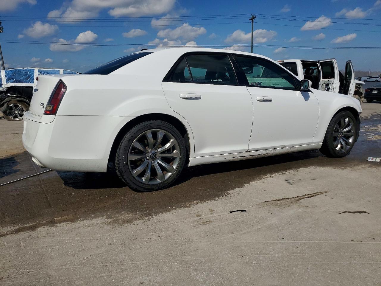 2014 CHRYSLER 300 S photo 3