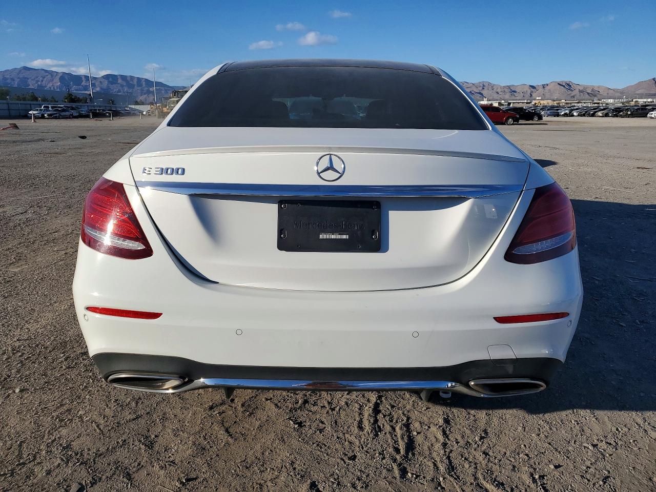 2017 MERCEDES-BENZ E 300 photo 6