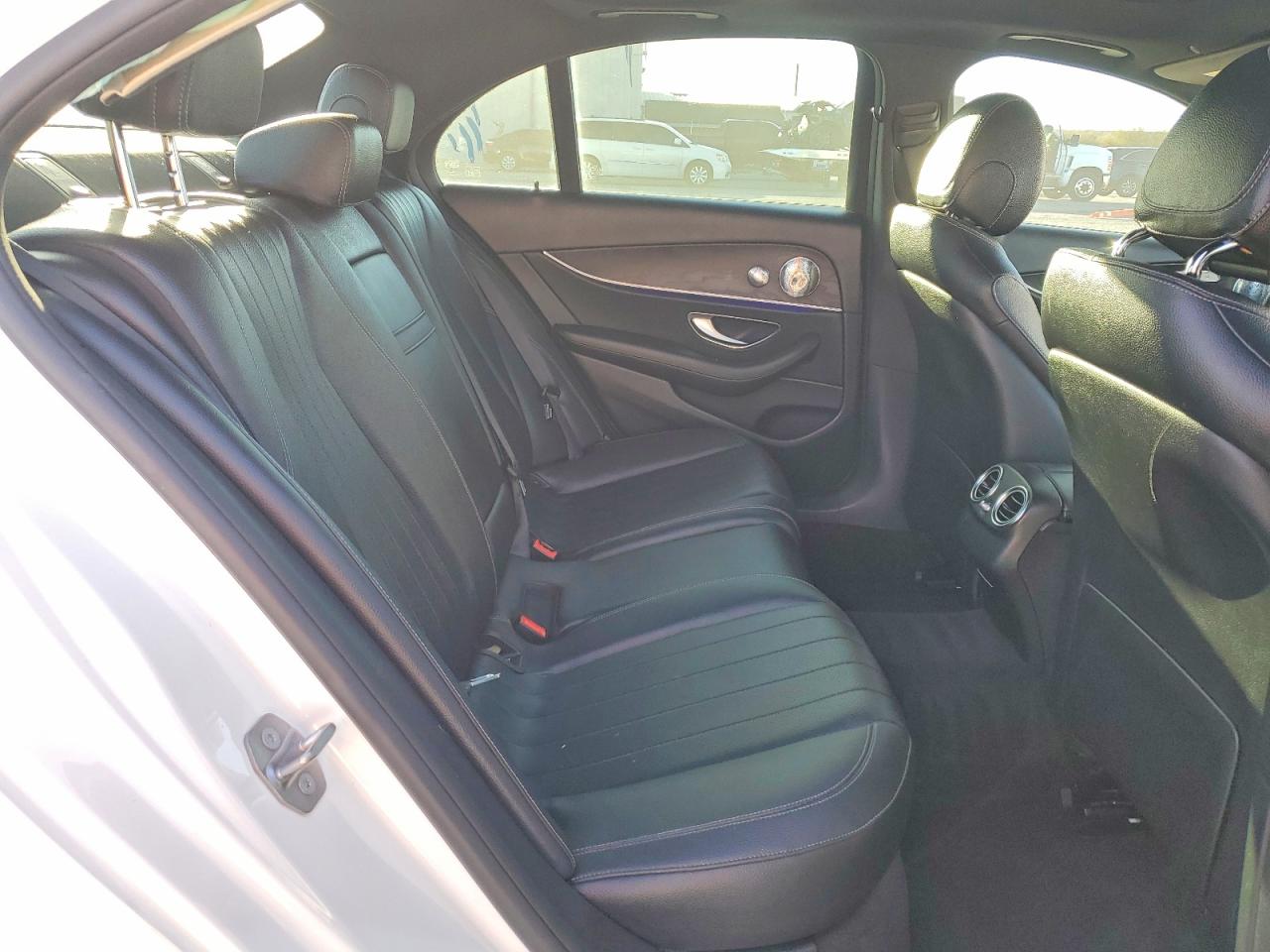 2017 MERCEDES-BENZ E 300 photo 10