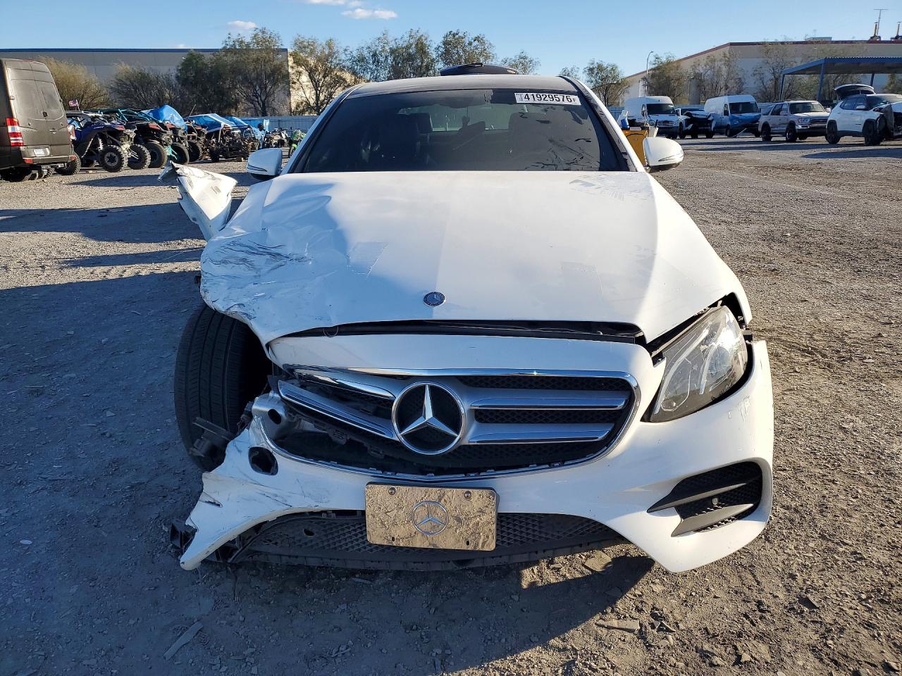 2017 MERCEDES-BENZ E 300 photo 5