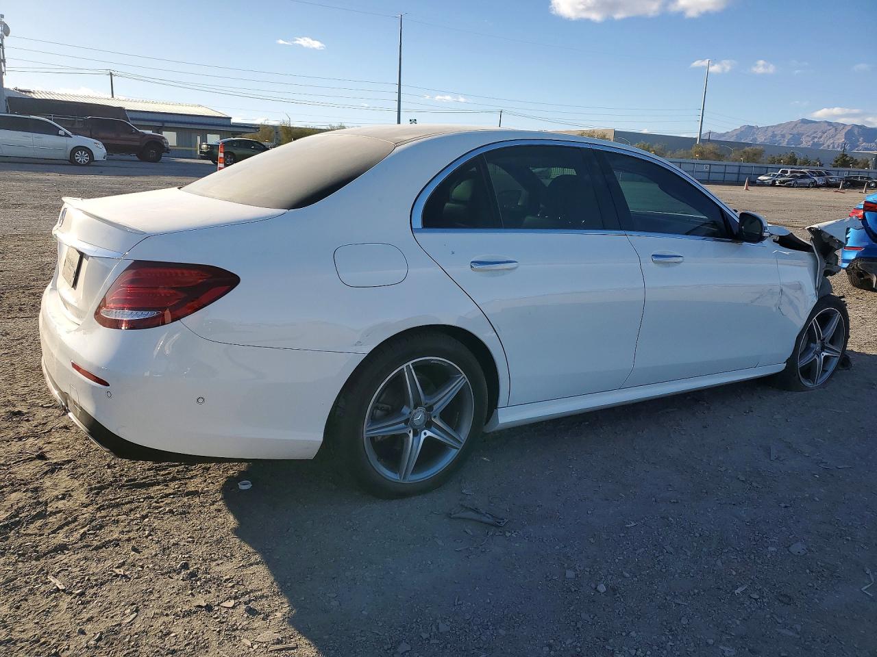 2017 MERCEDES-BENZ E 300 photo 3