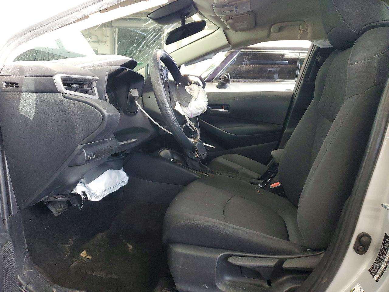 2021 TOYOTA COROLLA LE photo 13