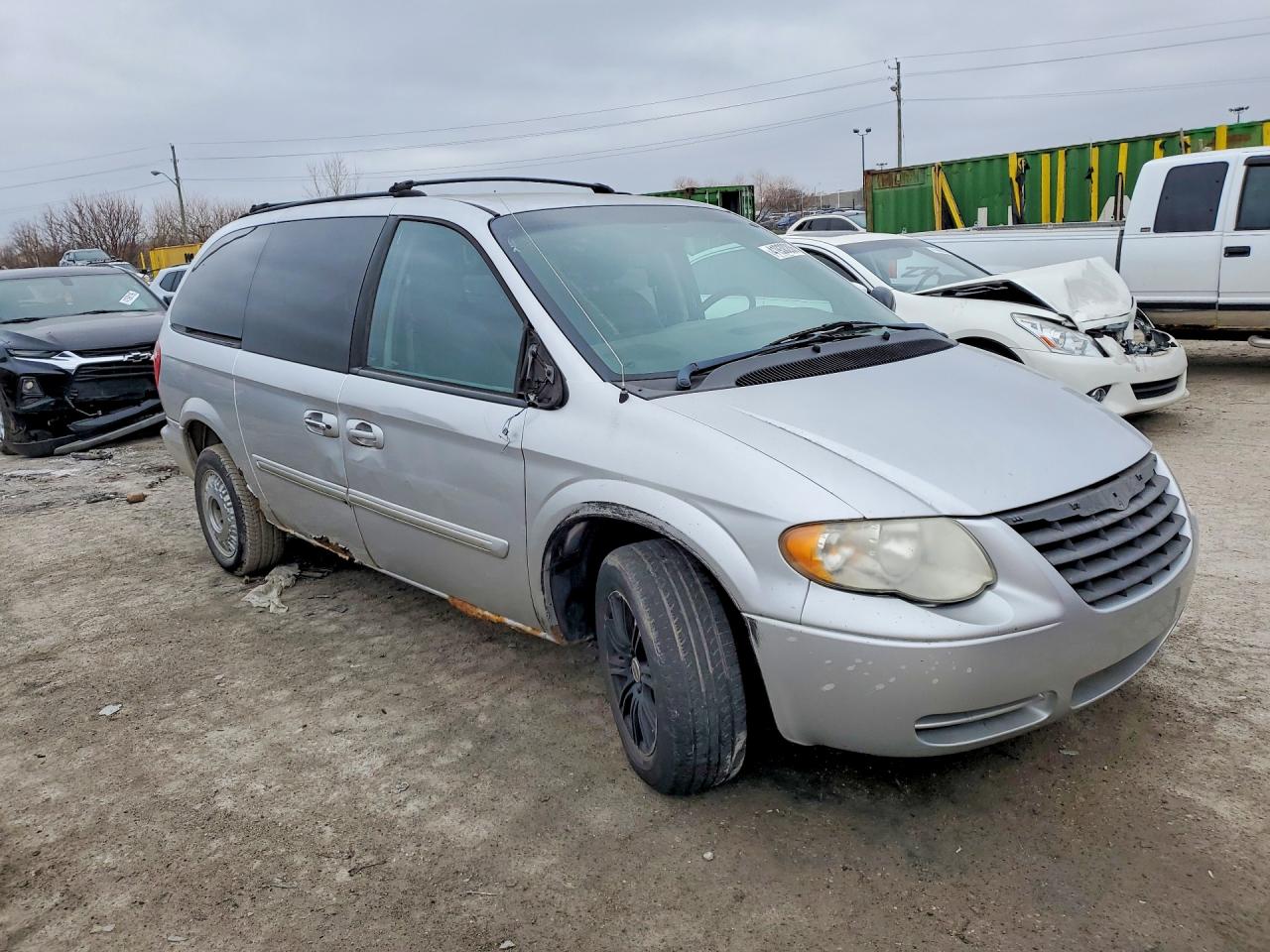 2006 CHRYSLER TOWN & COUNTRY TOURING photo 4
