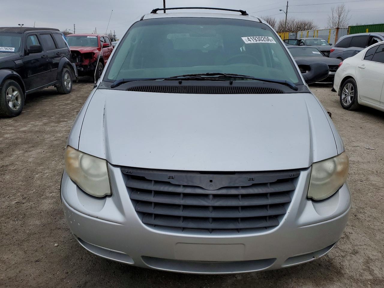 2006 CHRYSLER TOWN & COUNTRY TOURING photo 5