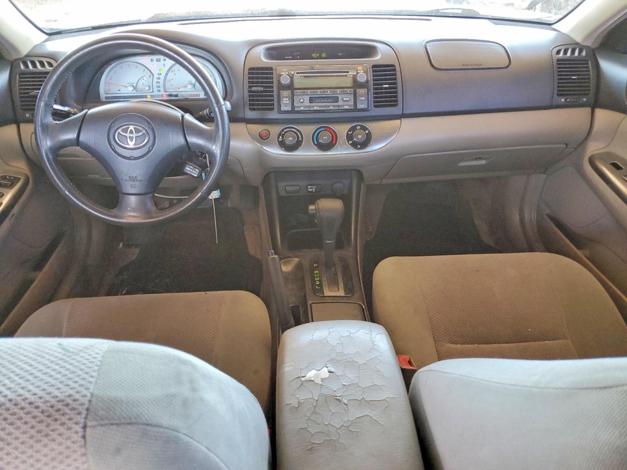2002 TOYOTA CAMRY SE photo 15