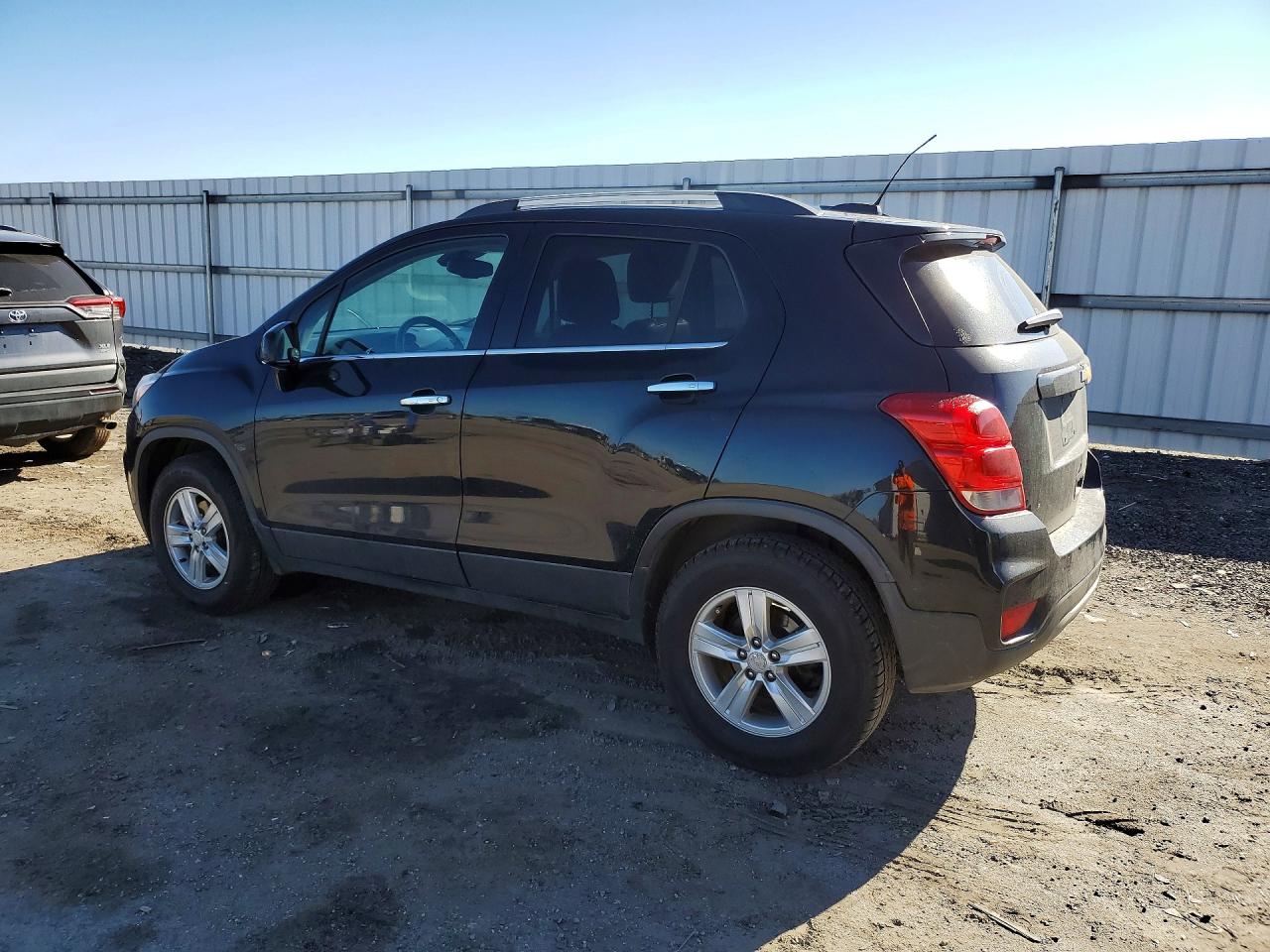 2017 CHEVROLET TRAX 1LT photo 4