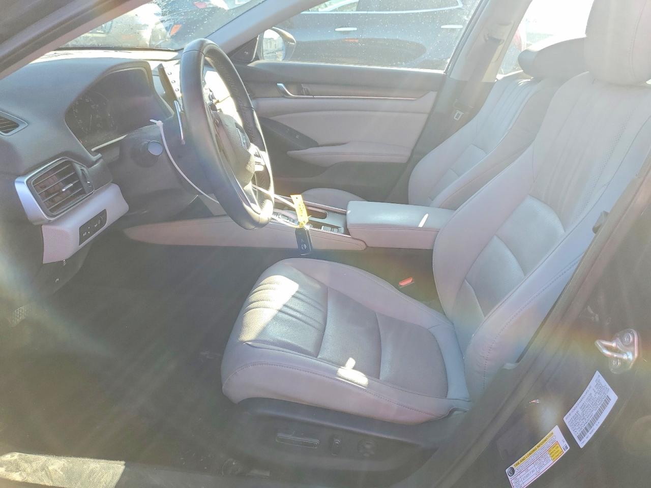 2018 HONDA ACCORD TOURING HYBRID photo 19