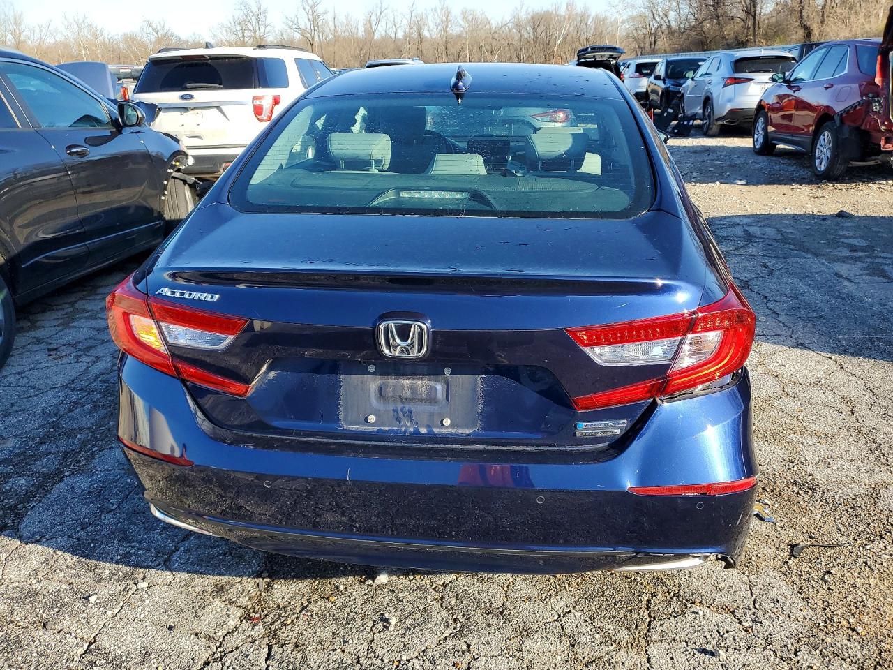 2018 HONDA ACCORD TOURING HYBRID photo 16