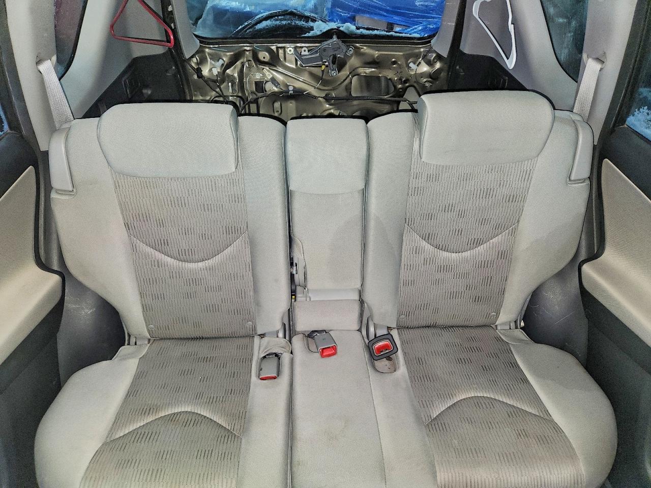 2011 TOYOTA RAV4 BASE photo 19