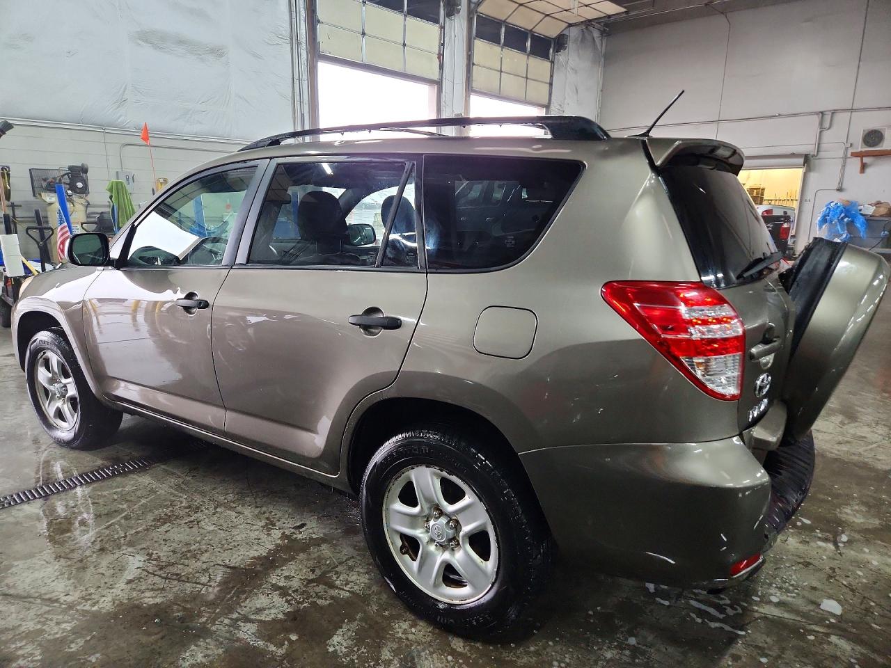 2011 TOYOTA RAV4 BASE photo 3