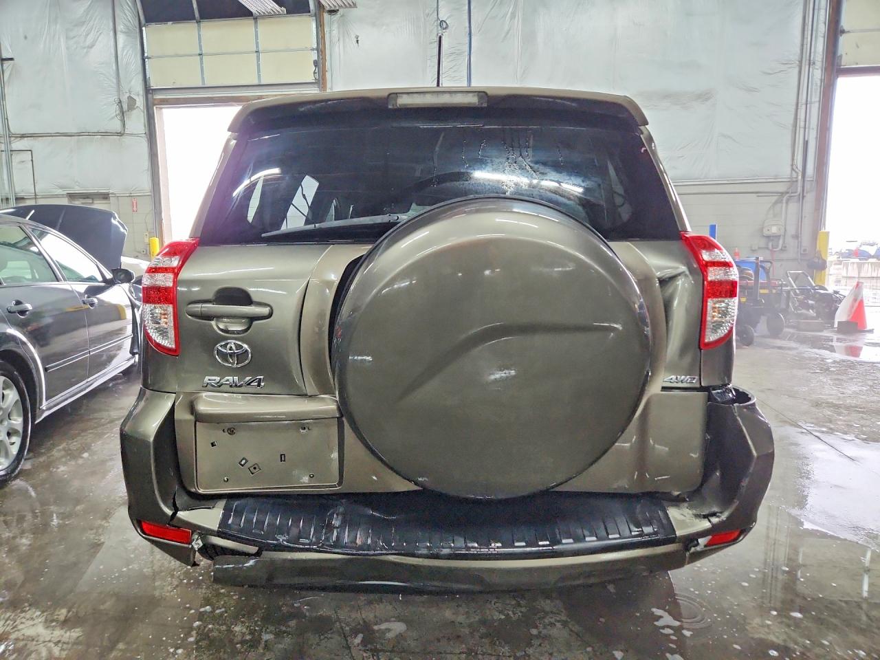 2011 TOYOTA RAV4 BASE photo 11