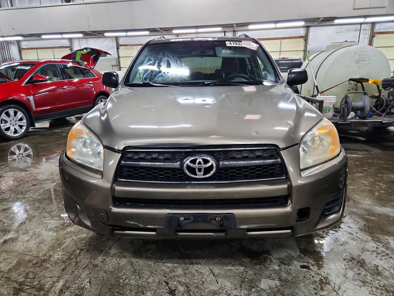 2011 TOYOTA RAV4 BASE photo 9