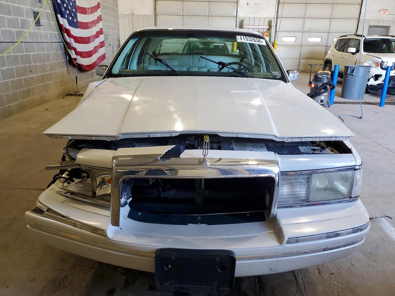 1994 LINCOLN TOWN CAR SIGNATURE photo 9