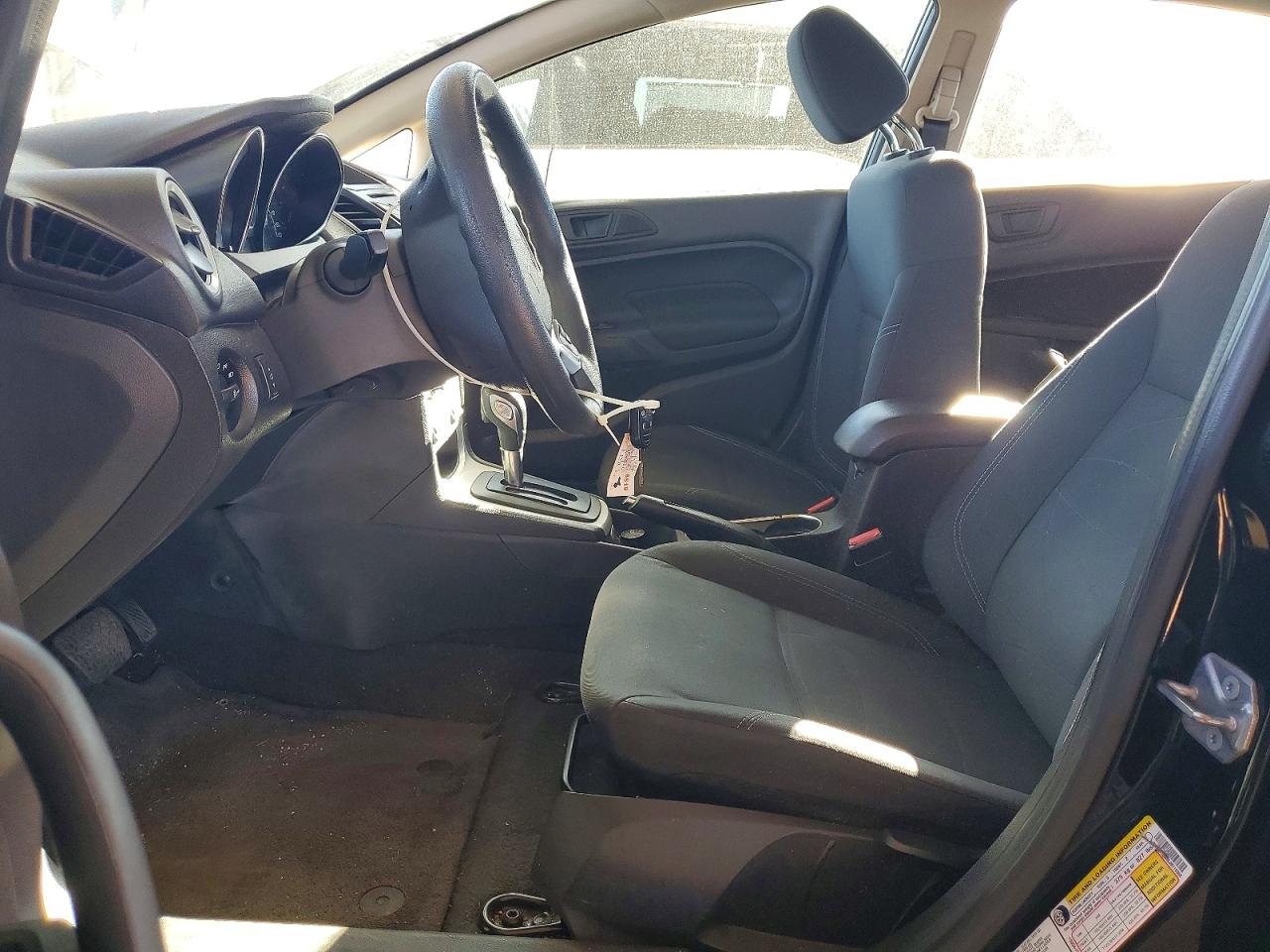 2018 FORD FIESTA SE photo 13